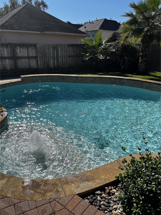 Weekly pool cleaning service in Tampa, FL